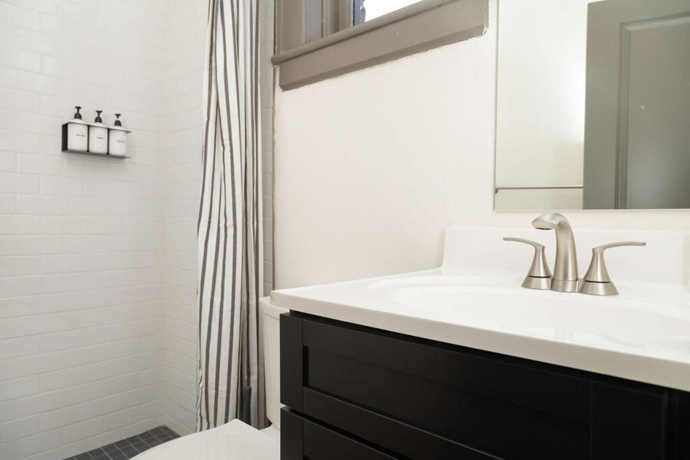 Luxury Multi-Unit Historic Building Near Downtown Apartment Roanoke Ngoại thất bức ảnh